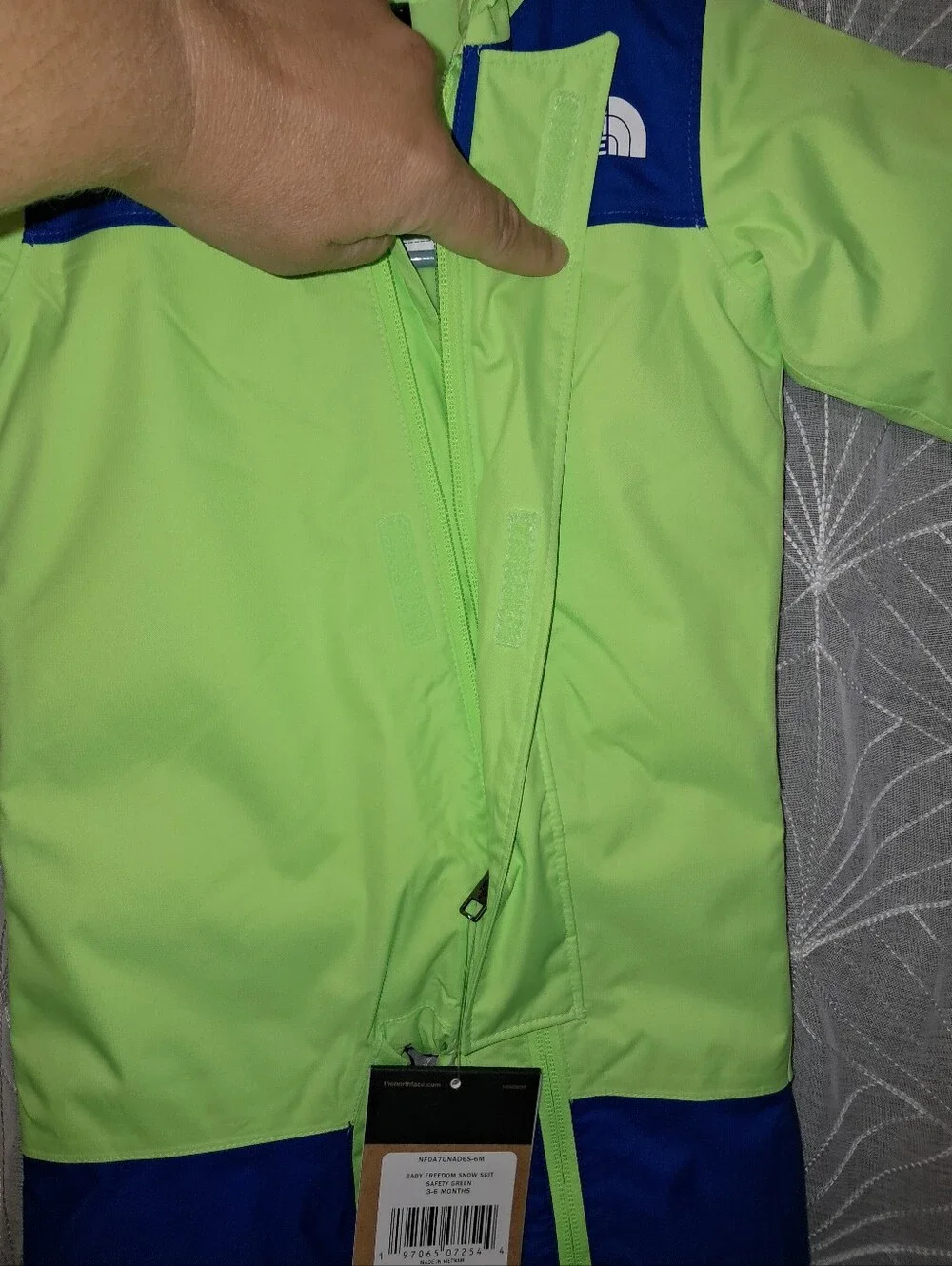 NWT The North Face brand Little kids size 3-6 months, snow suit